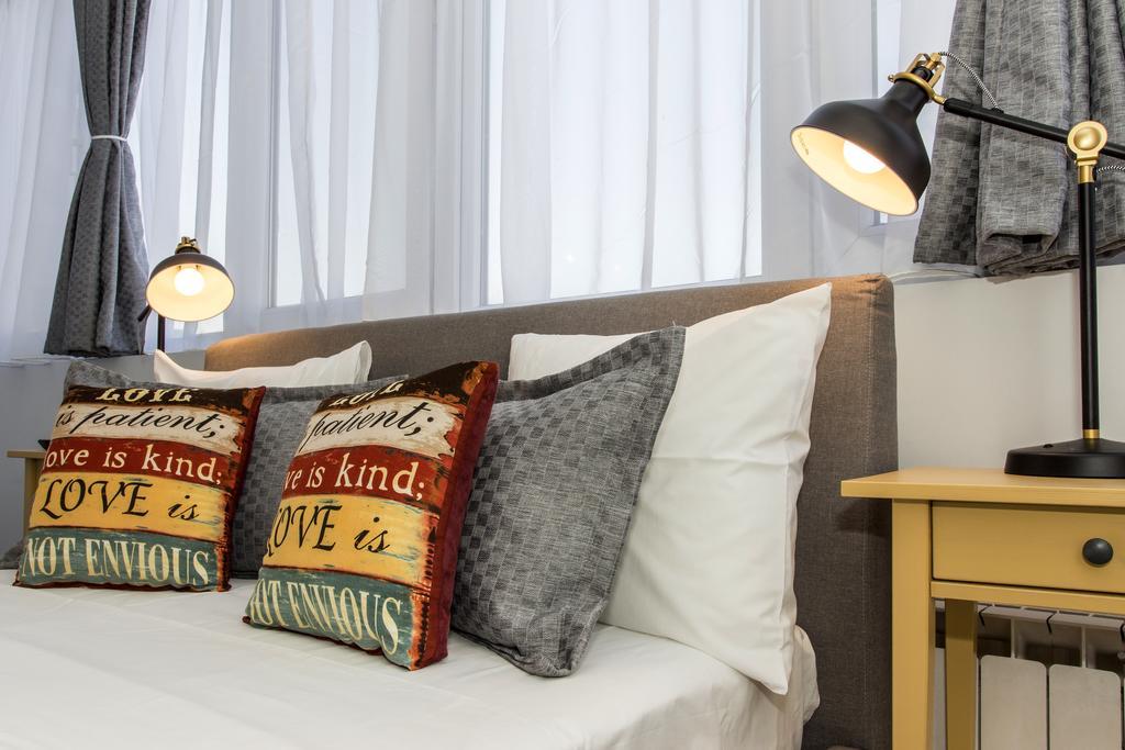 Studio L By Mrg Apartments Bukares Bagian luar foto