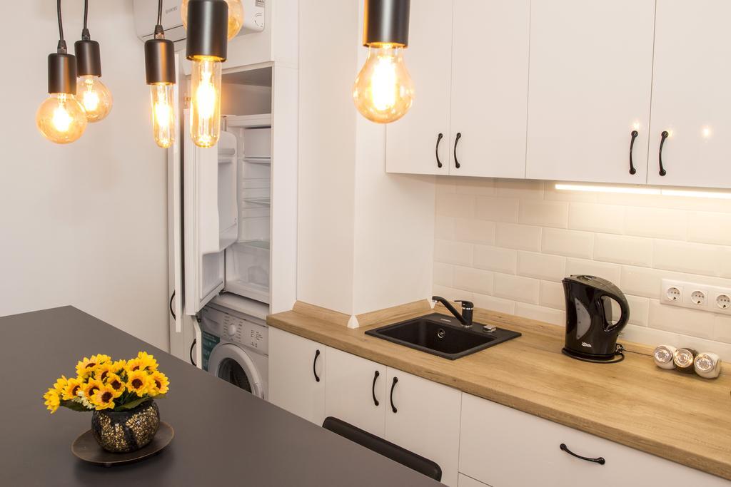 Studio L By Mrg Apartments Bukares Bagian luar foto