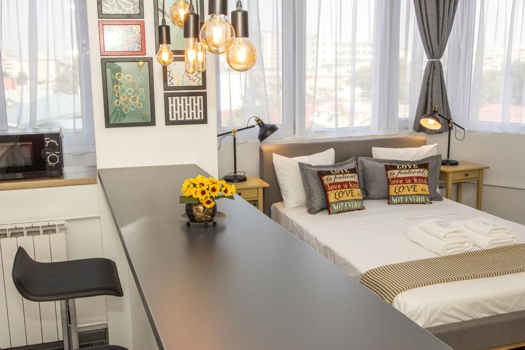 Studio L By Mrg Apartments Bukares Bagian luar foto