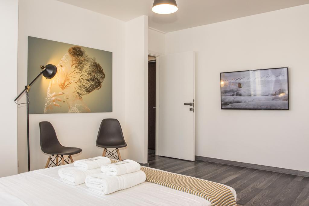 Studio L By Mrg Apartments Bukares Bagian luar foto