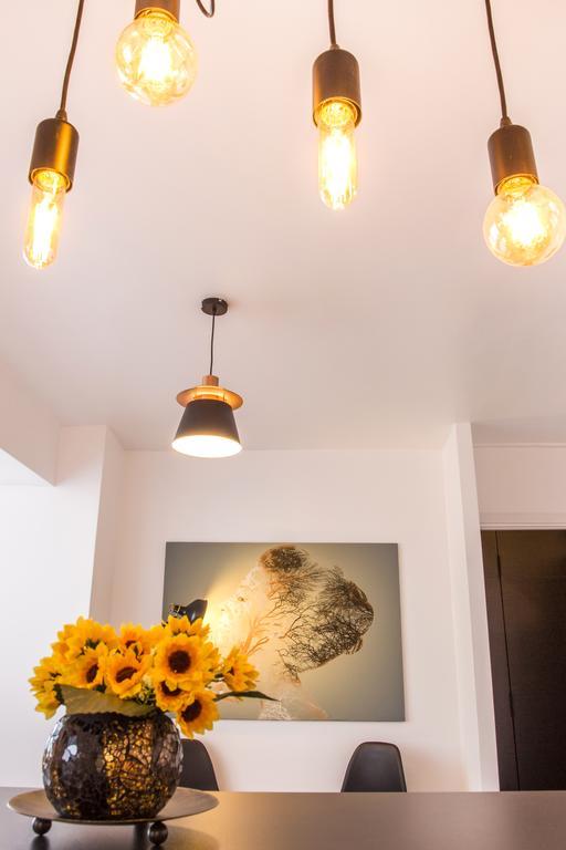 Studio L By Mrg Apartments Bukares Bagian luar foto