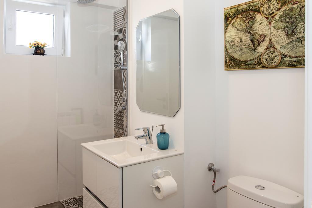 Studio L By Mrg Apartments Bukares Bagian luar foto